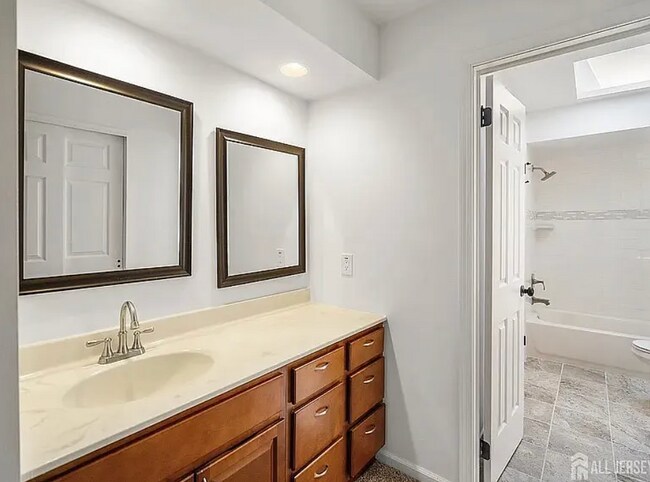 Foto del edificio - 804 Timber Oaks Rd