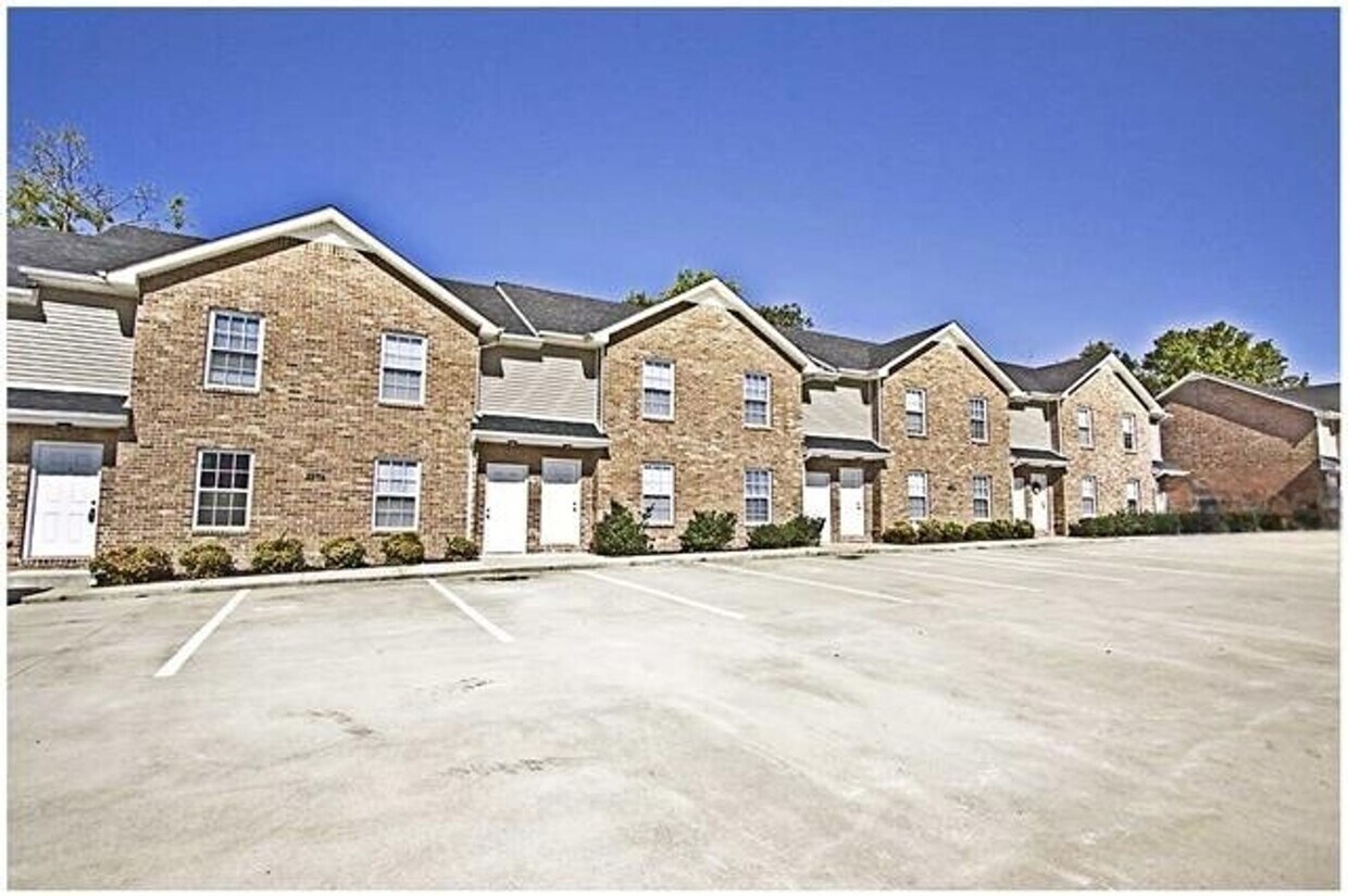 Foto principal - 2 Bedroom 1.5 Bathroom Townhome