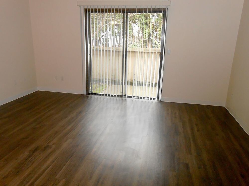 Foto del edificio - Beverly Townhomes