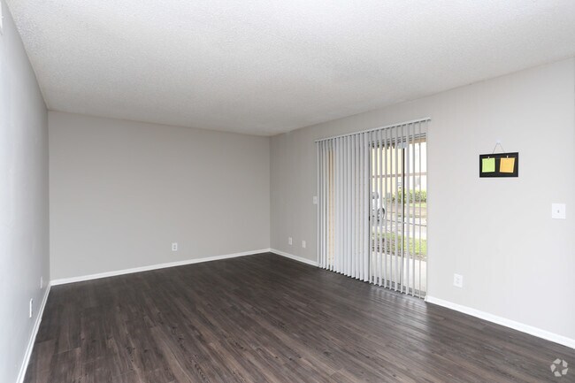 Caroline Square photo'