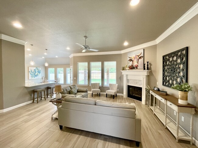 Foto del edificio - 5005 Cy Young Dr