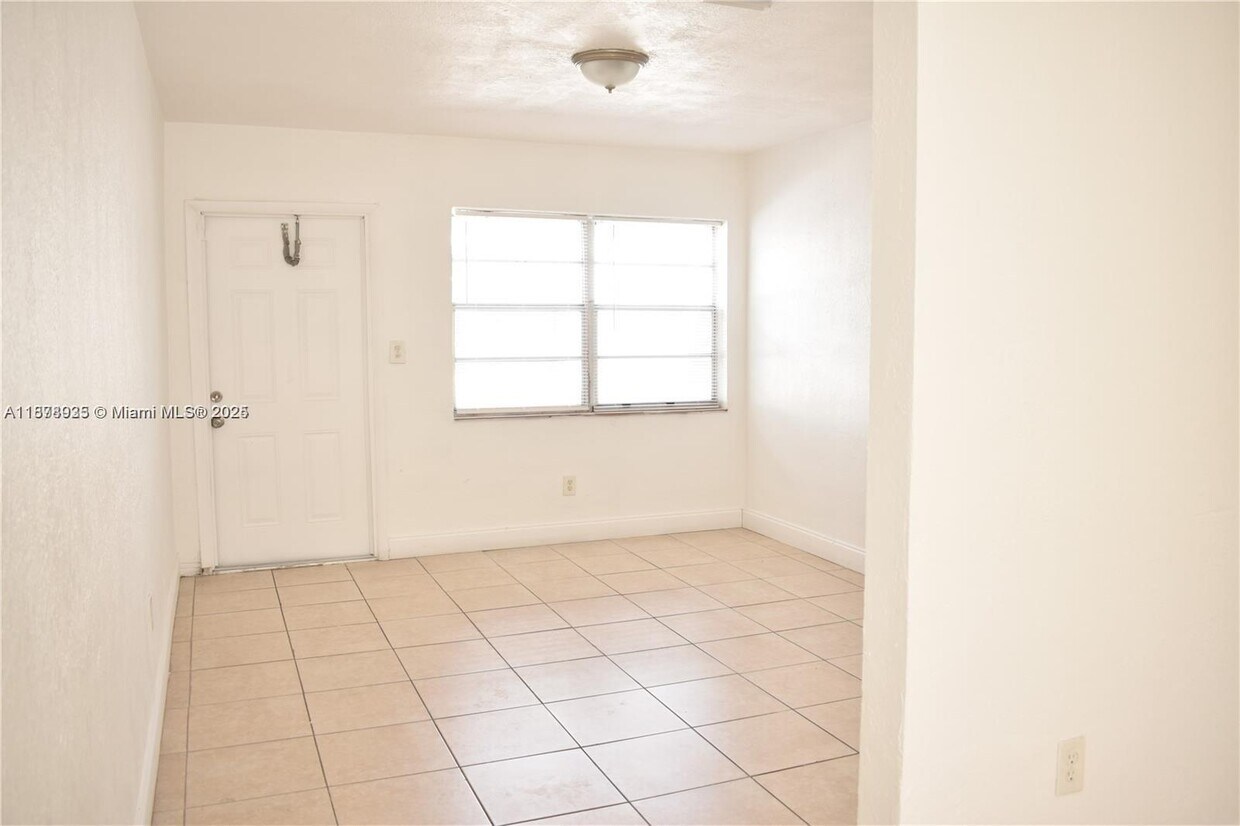 Primary Photo - 633 NW 6th Ct