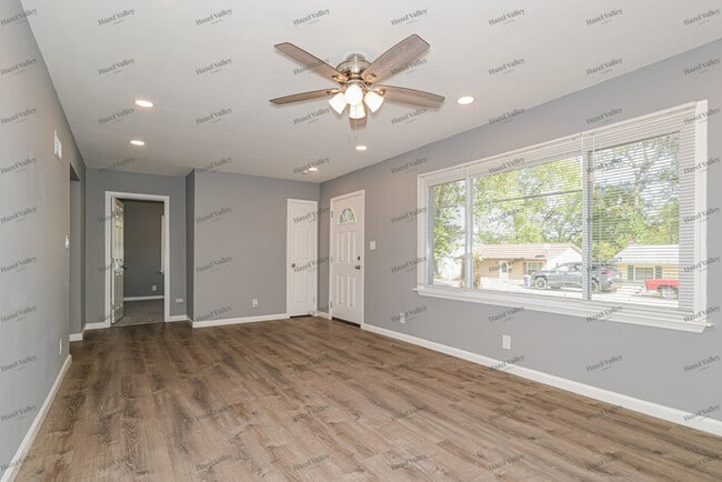Building Photo - 3345 Suncrest Ave
