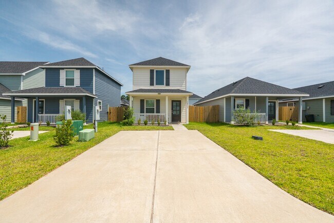 Building Photo - 16755 N Marie Vlg Dr