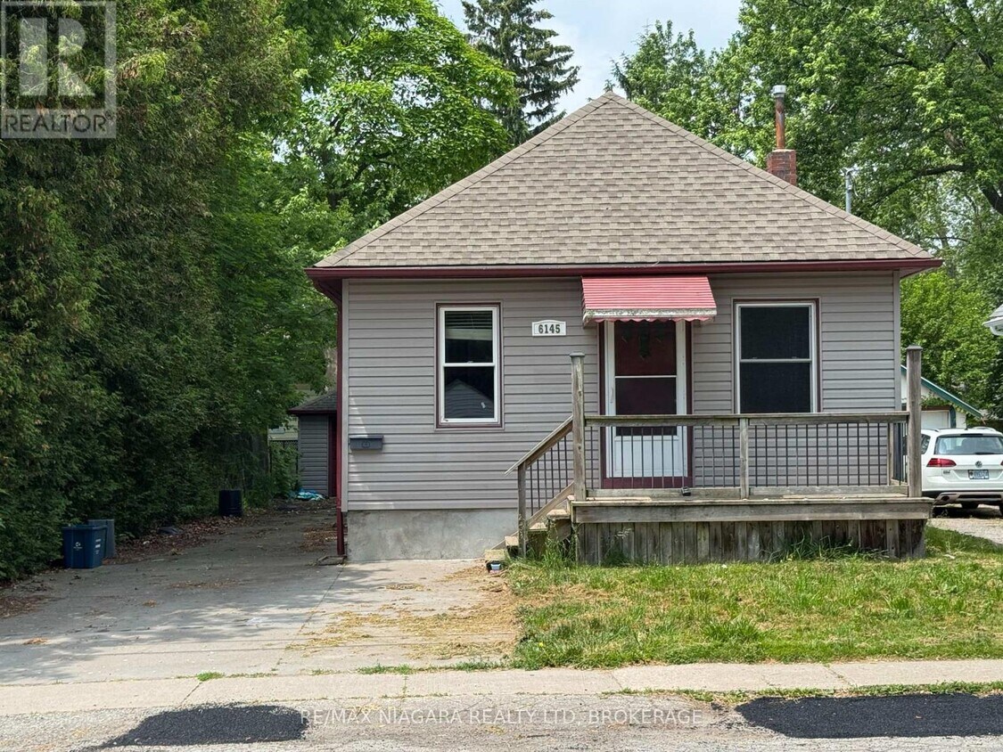Building Photo - 6145 Franklin Ave