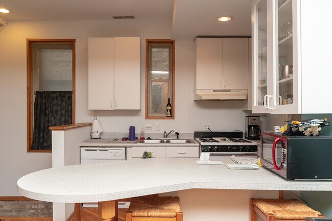 Foto del edificio - 1307 N Greenview Ave