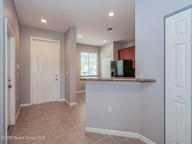 Building Photo - 2565 Stockbridge Square SW