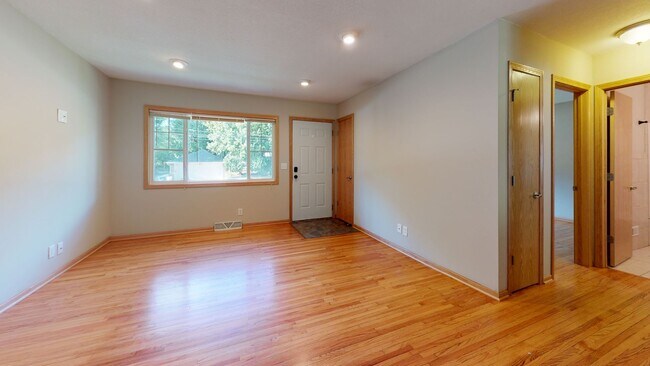 Foto del edificio - 1097 25th Ave SE