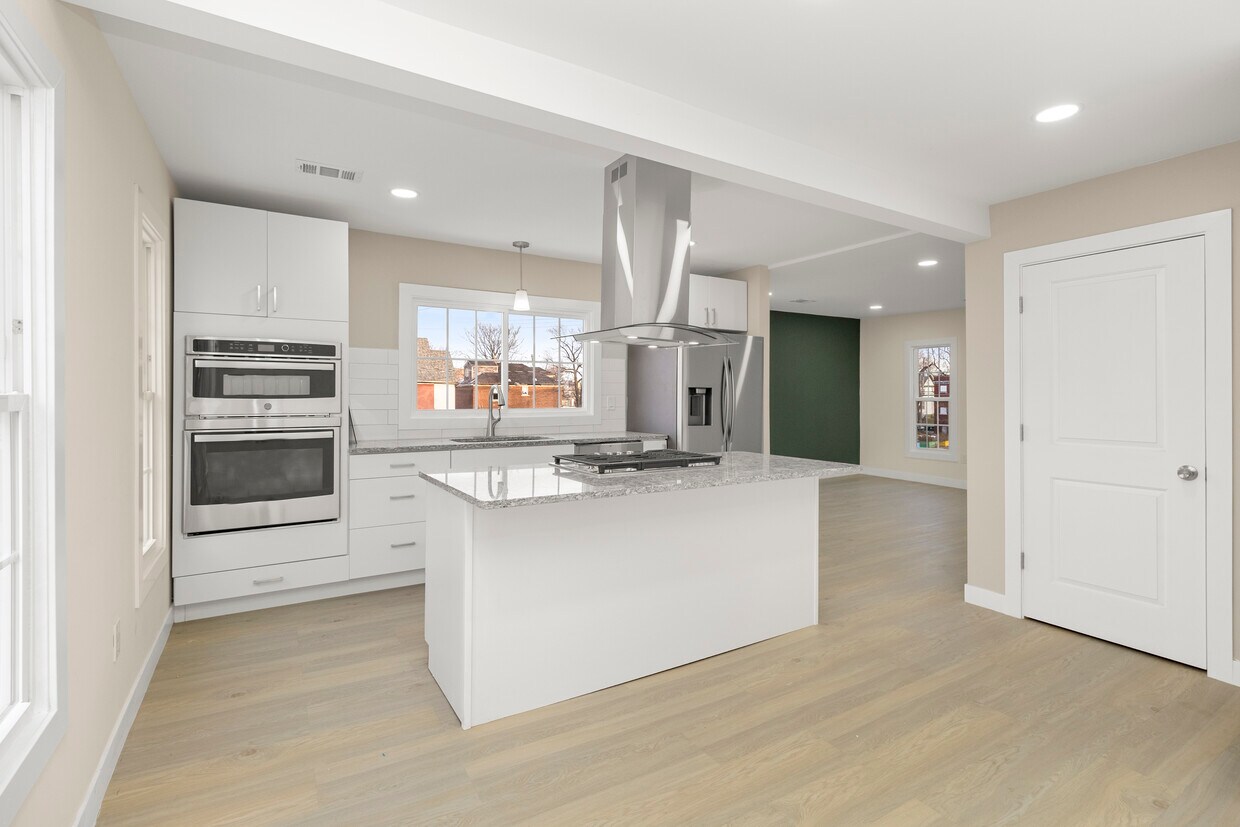 Foto principal - 324 East Bethune Street