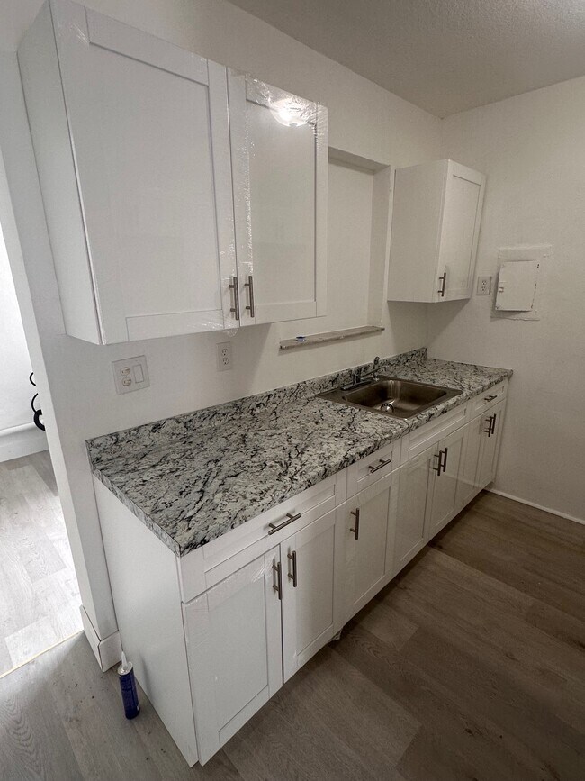 Foto del edificio - 121 NW 68th Ave