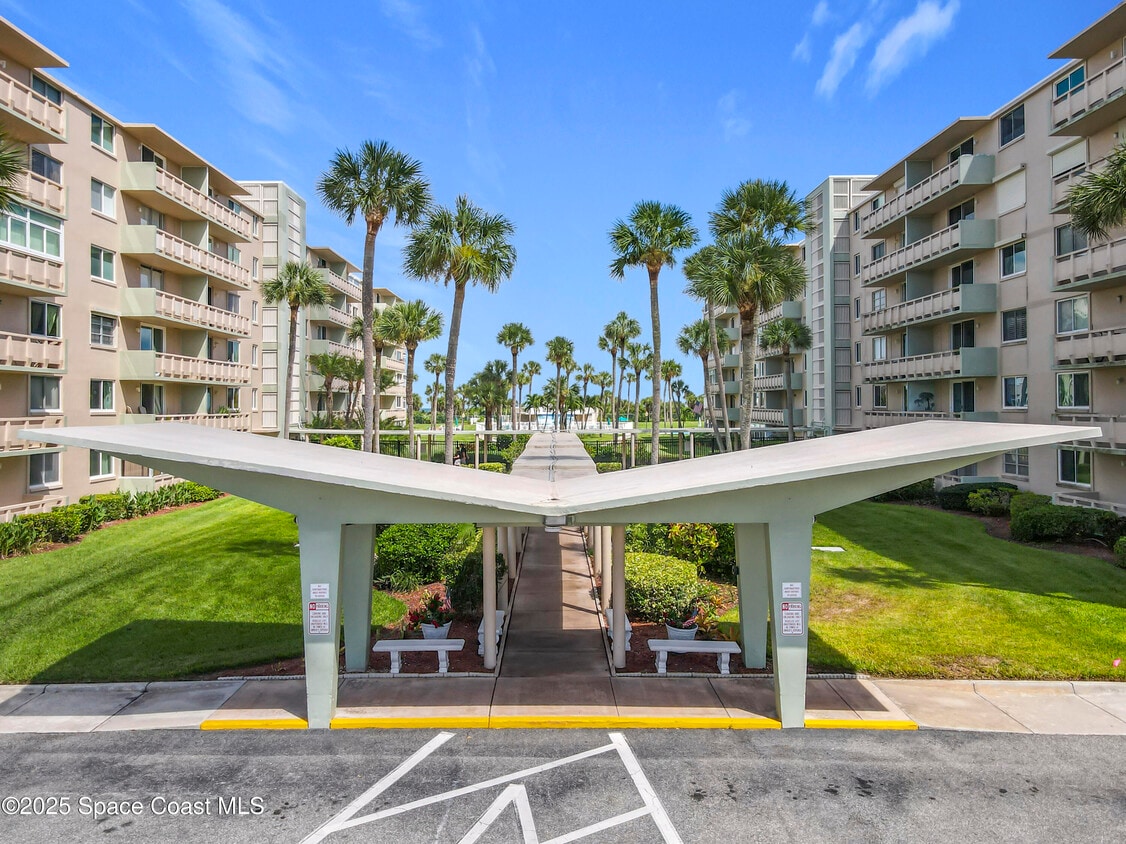Primary Photo - 2020 N Atlantic Ave