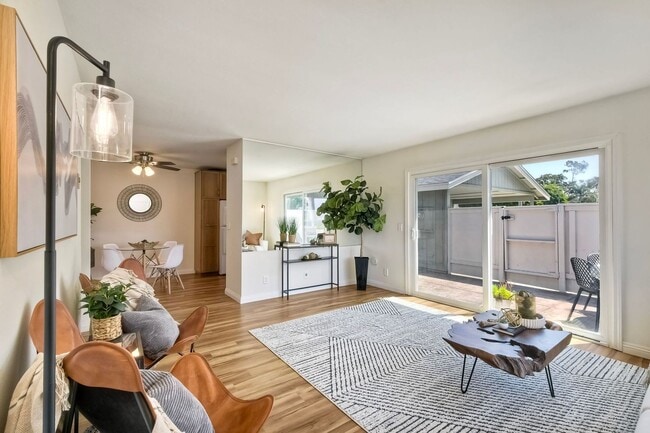 Building Photo - Encinitas 3 Bedroom/2 Bath Condo!