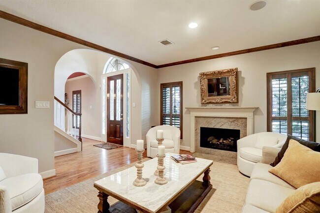 Building Photo - 6 Pembrook Ct