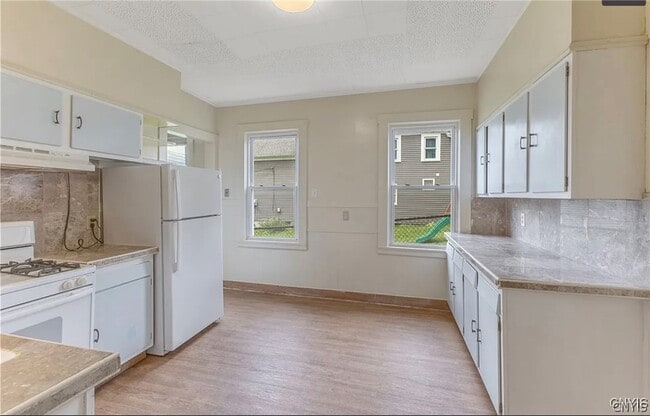 Building Photo - 1607 Burnet Ave