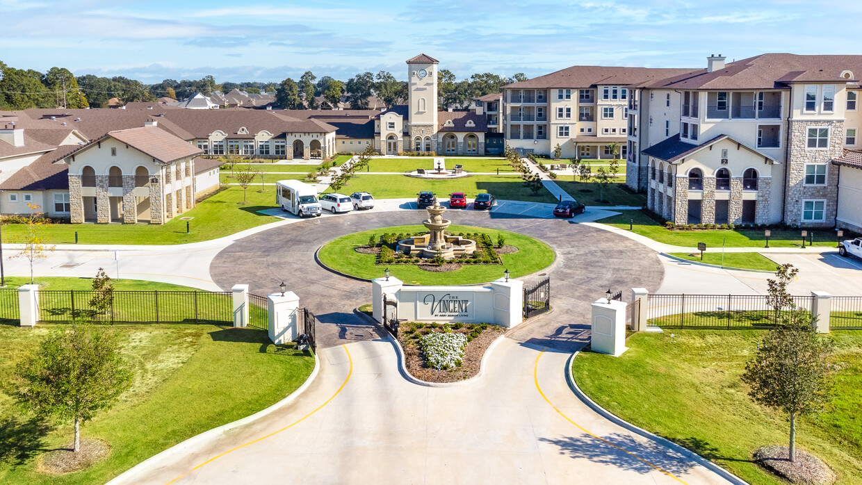 Great Lawn - The Vincent Senior Living