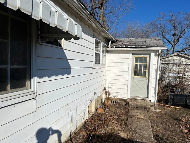 Building Photo - 109 Raub Ave