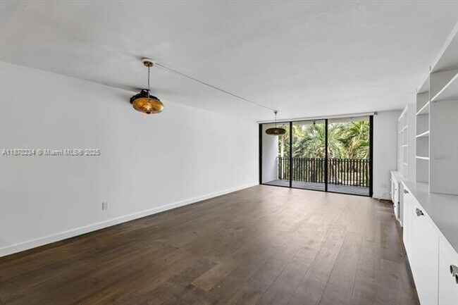 Foto del edificio - 100 Ocean Ln Dr