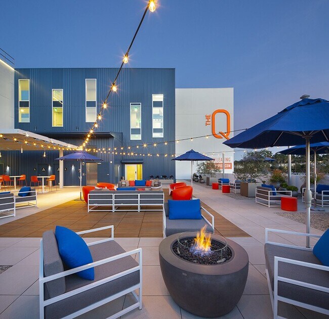 The Q Variel Rentals in Woodland Hills at 6200 Variel Ave Woodland