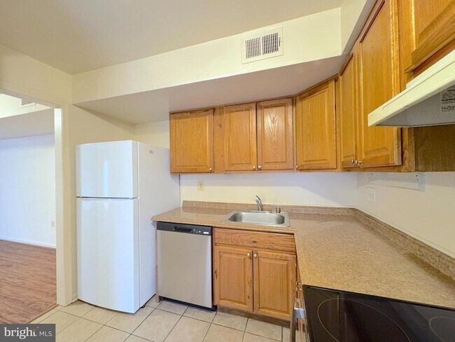 Foto del edificio - 4596 Conwell Dr