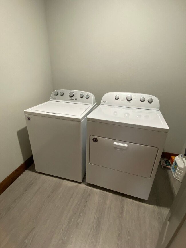 Foto del edificio - 3 bed 2 bath