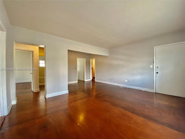 Building Photo - 420 NE 82nd St