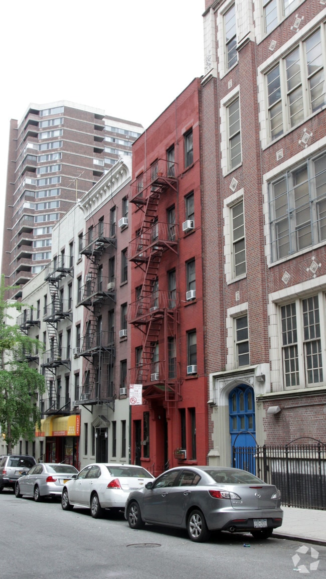Building Photo - 236 E 24th St