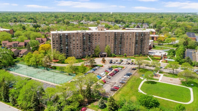 Building Photo - 6340 Americana Dr