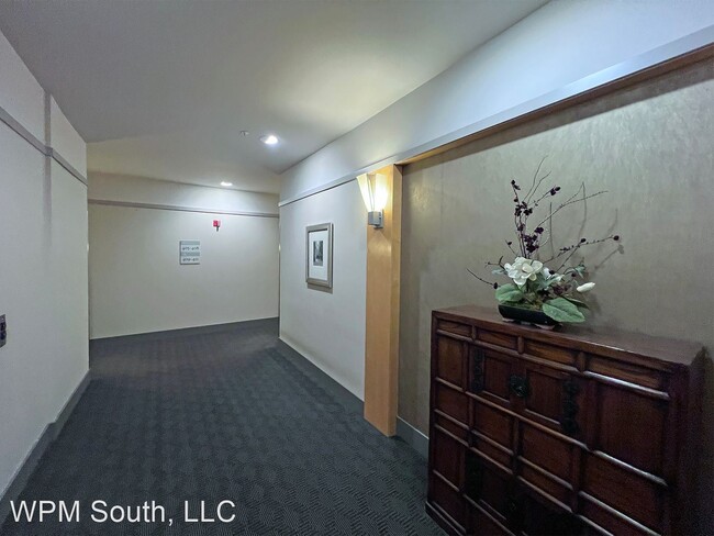 Building Photo - 1 br, 1 bath House - 720 Queen Anne Ave N,...