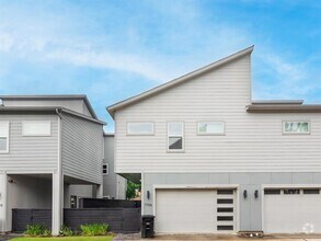 Building Photo - 7706 Jack Oak Ave
