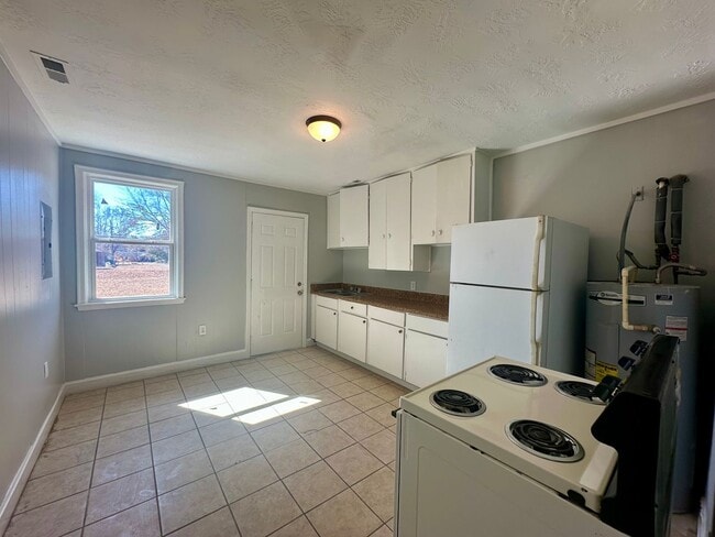 Foto del edificio - 716 Miller Rd