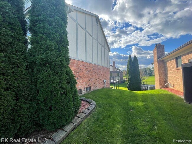 Building Photo - 3081 Burlington Ct