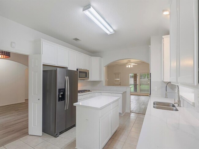 Building Photo - 51 N Regan Mead Cir
