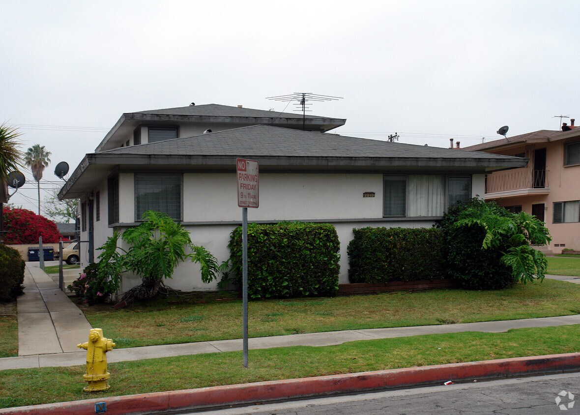 Building Photo - 2912 W El Segundo Blvd
