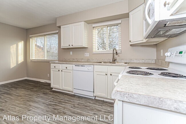 Building Photo - 4 br, 2.5 bath House - 846 Wesleyan Drive