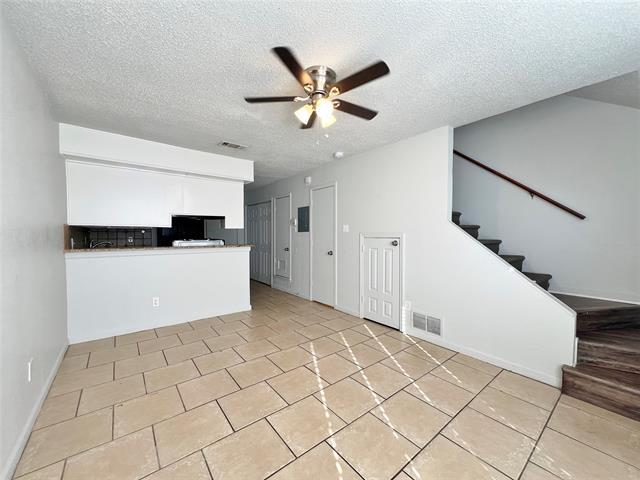 Building Photo - 4955 Miller Ave