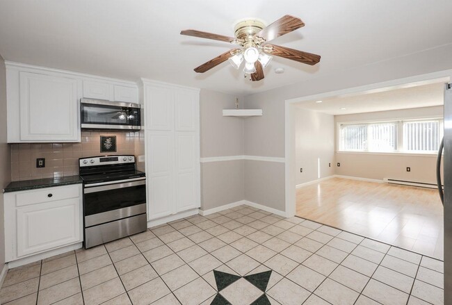 Building Photo - 128 Loudon Rd