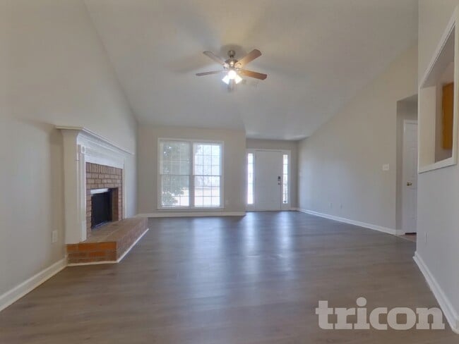 Building Photo - 420 Austin Dr