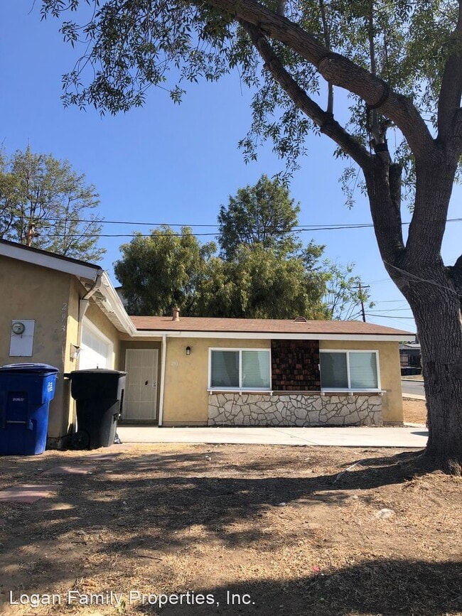 Building Photo - 4 br, 2 bath House - 293 Talus St.