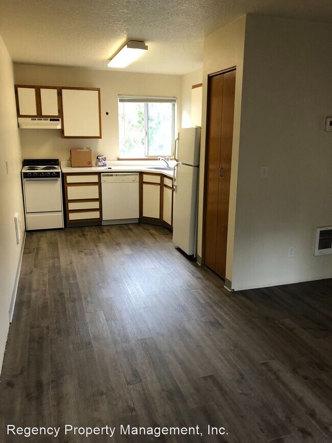 Foto del edificio - 2 br, 1 bath House - 4950 SW 45th Ave #1