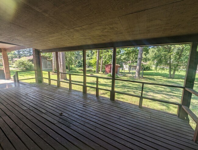 Foto del edificio - Spacious 3/2 in Quail Valley Subdivision