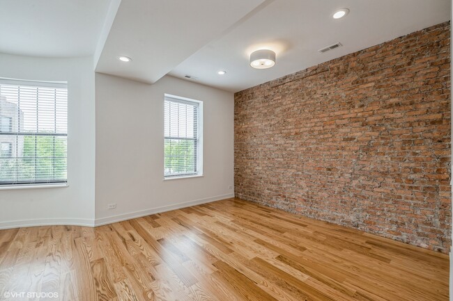 Building Photo - 4507 S Calumet Ave