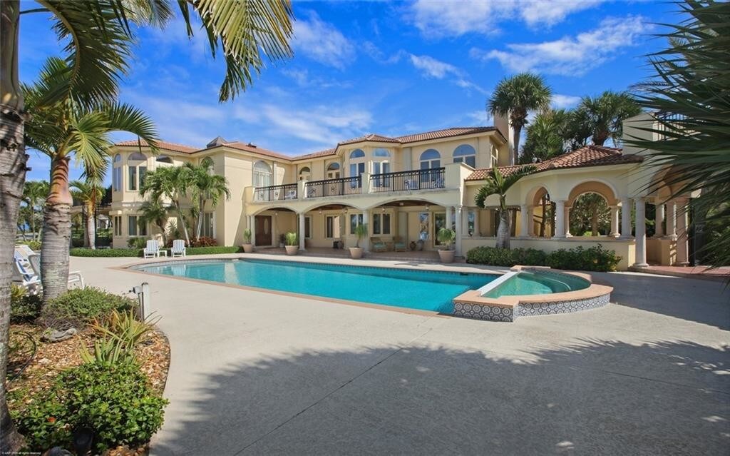 Primary Photo - 3057 SE Dune Dr