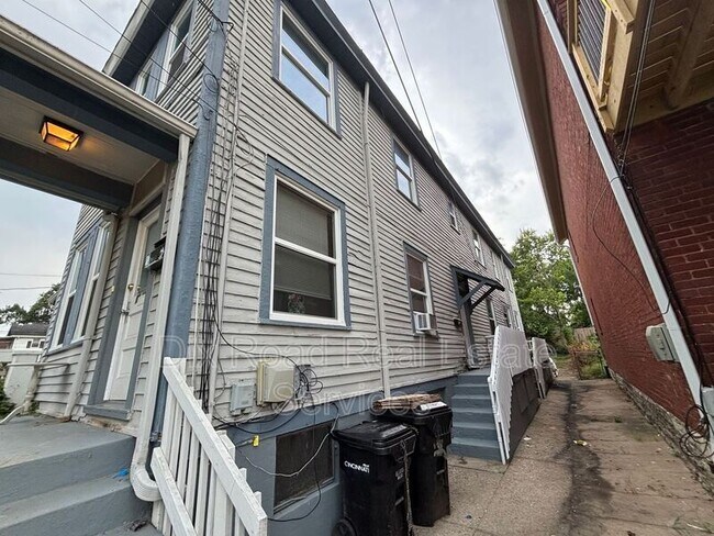 Foto del edificio - 1852 Hewitt Ave