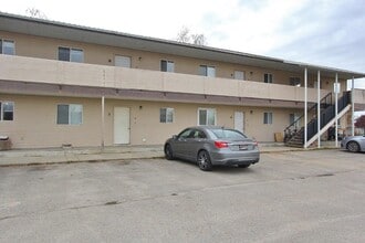 Building Photo - 639 N Moffatt Ave