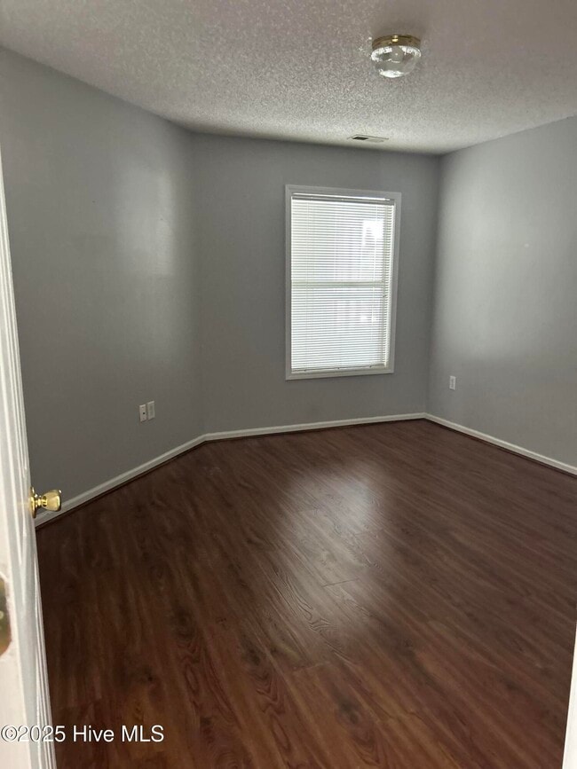 Building Photo - 4162 Breezewood Dr