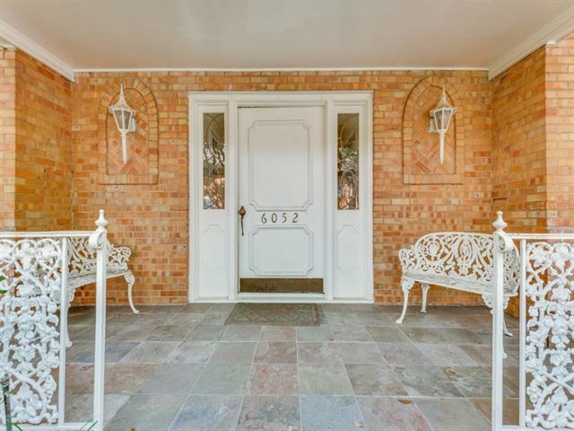 Foto del edificio - 6052 Averill Way