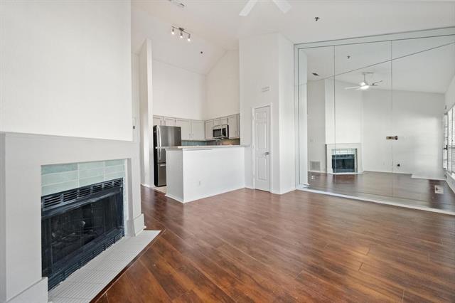 Foto del edificio - 4800 W Lovers Ln