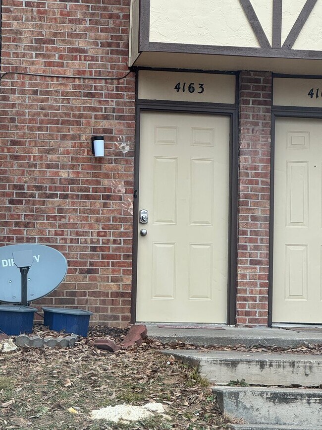 Foto del edificio - 4163 W Bethany Dr