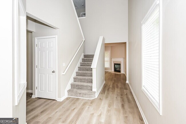 Building Photo - 222 Winterbury Dr
