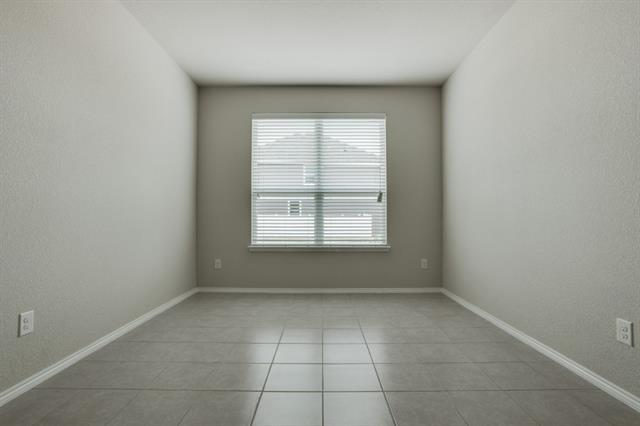 Foto del edificio - 9128 Blackstone Dr